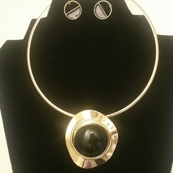 Gold and Black Goddess Necklace Earrings Set - Picture 1 of 6